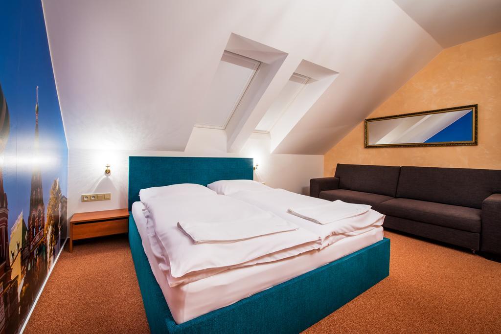 Relax21 Hotel Uhersky Ostroh Phòng bức ảnh