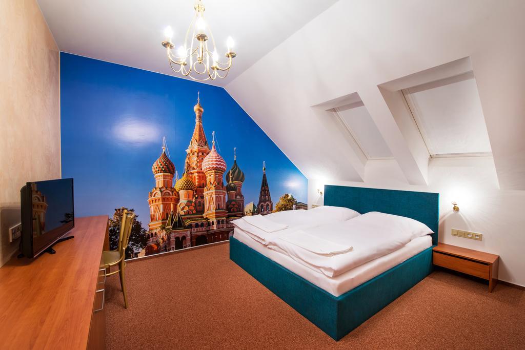 Relax21 Hotel Uhersky Ostroh Phòng bức ảnh