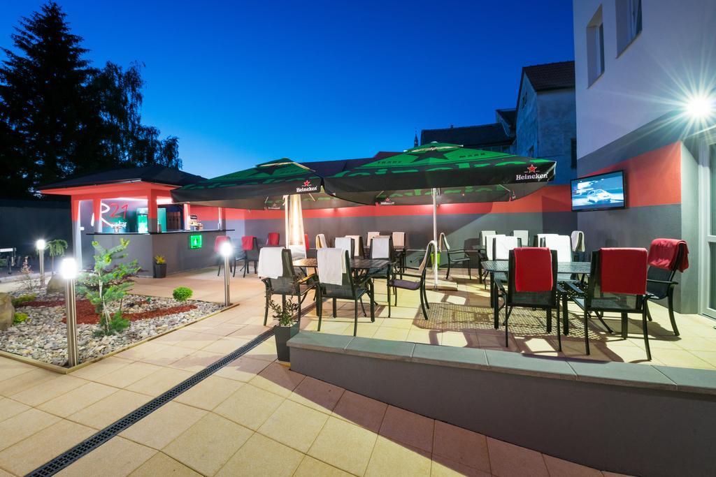 Relax21 Hotel Uhersky Ostroh Ngoại thất bức ảnh