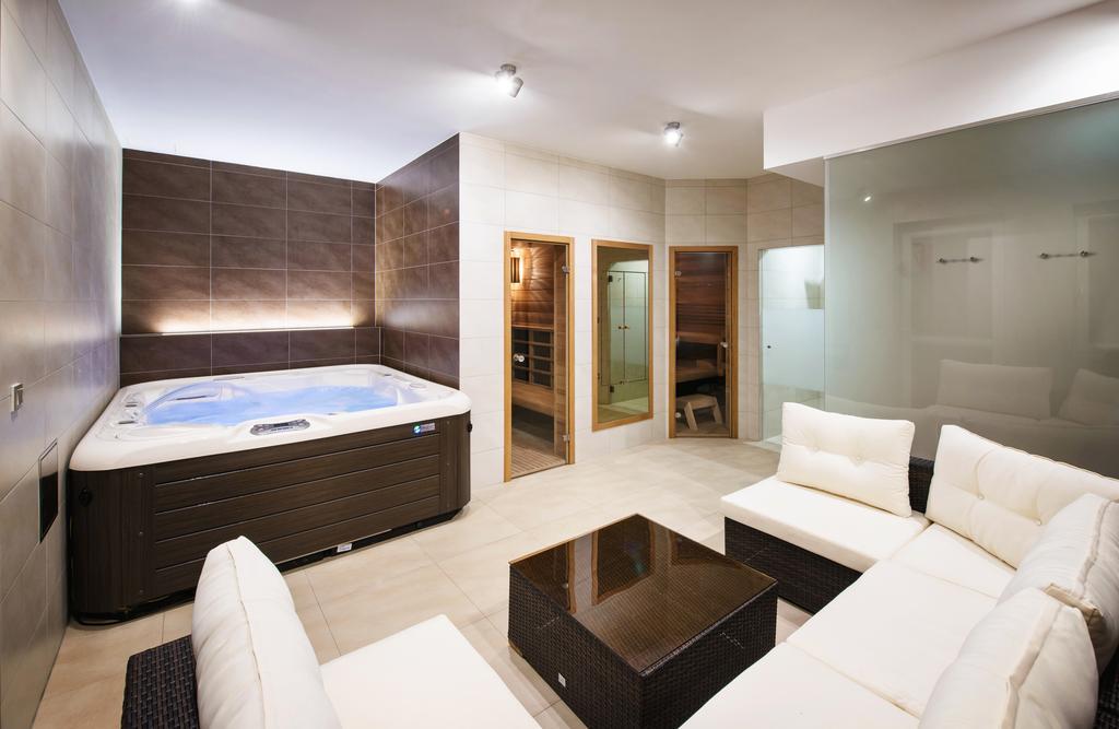 Relax21 Hotel Uhersky Ostroh Ngoại thất bức ảnh